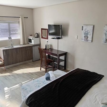 Urban Manor Bed & Breakfast Port Elizabeth Exterior photo